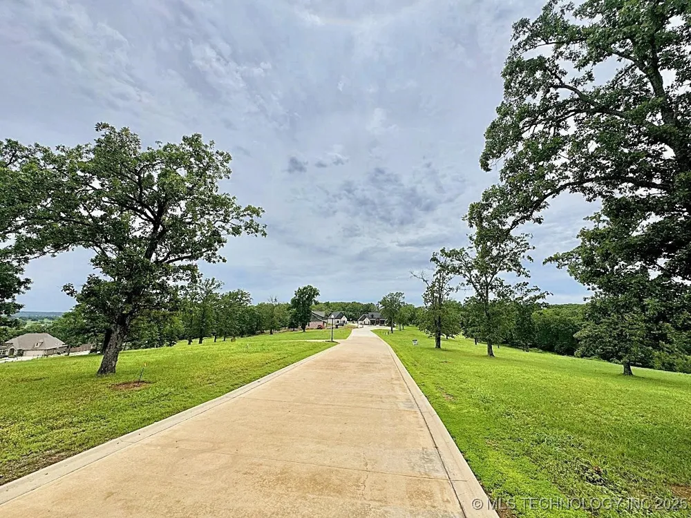 810 Ridgeview Drive Tahlequah, OK 74464