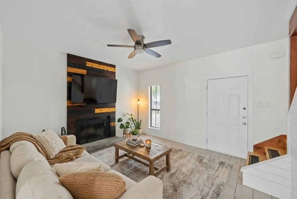 4401 Speedway Street #114