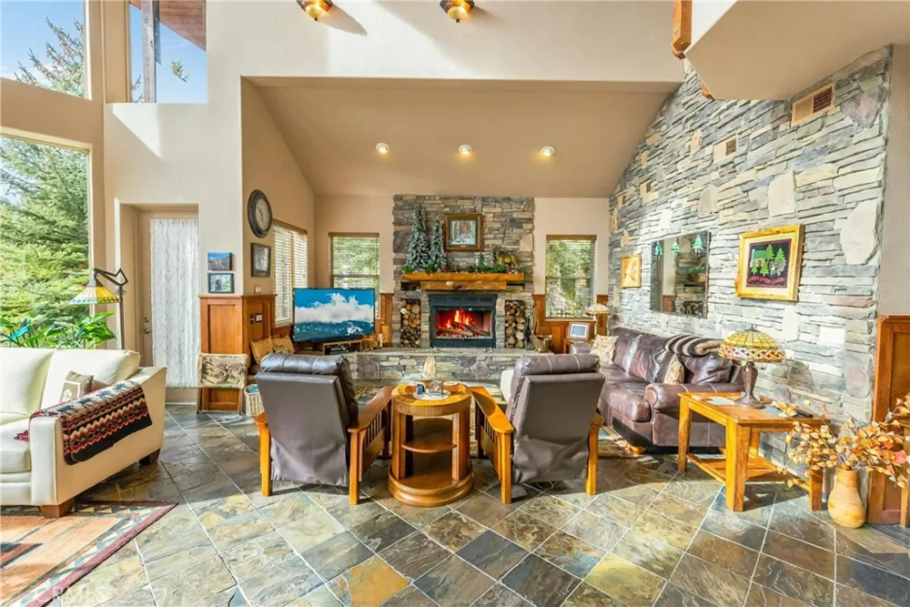 39255 Seminole Fawnskin, CA 92333
