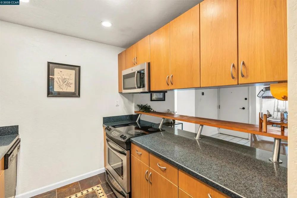 2720 Oak Rd #129 Walnut Creek, CA 94597