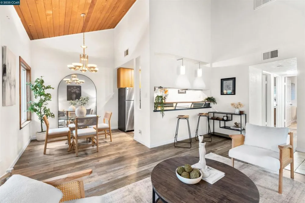 2720 Oak Rd #129 Walnut Creek, CA 94597