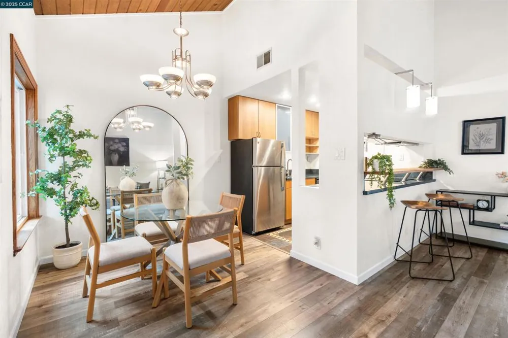 2720 Oak Rd #129 Walnut Creek, CA 94597