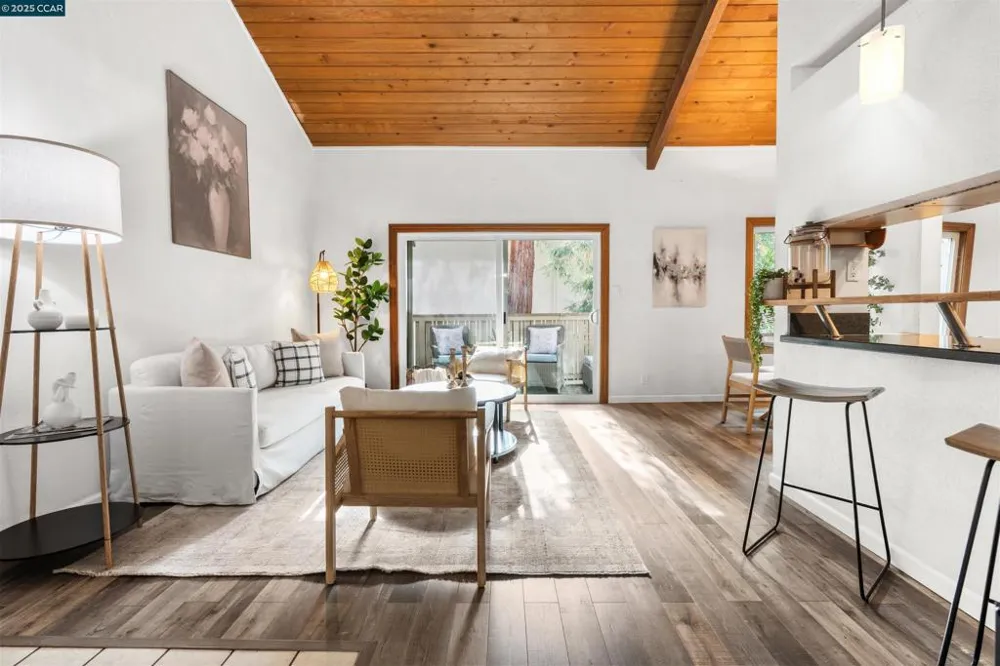 2720 Oak Rd #129 Walnut Creek, CA 94597