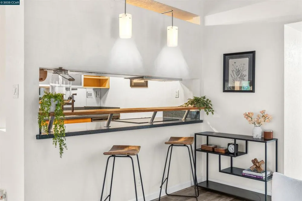 2720 Oak Rd #129 Walnut Creek, CA 94597