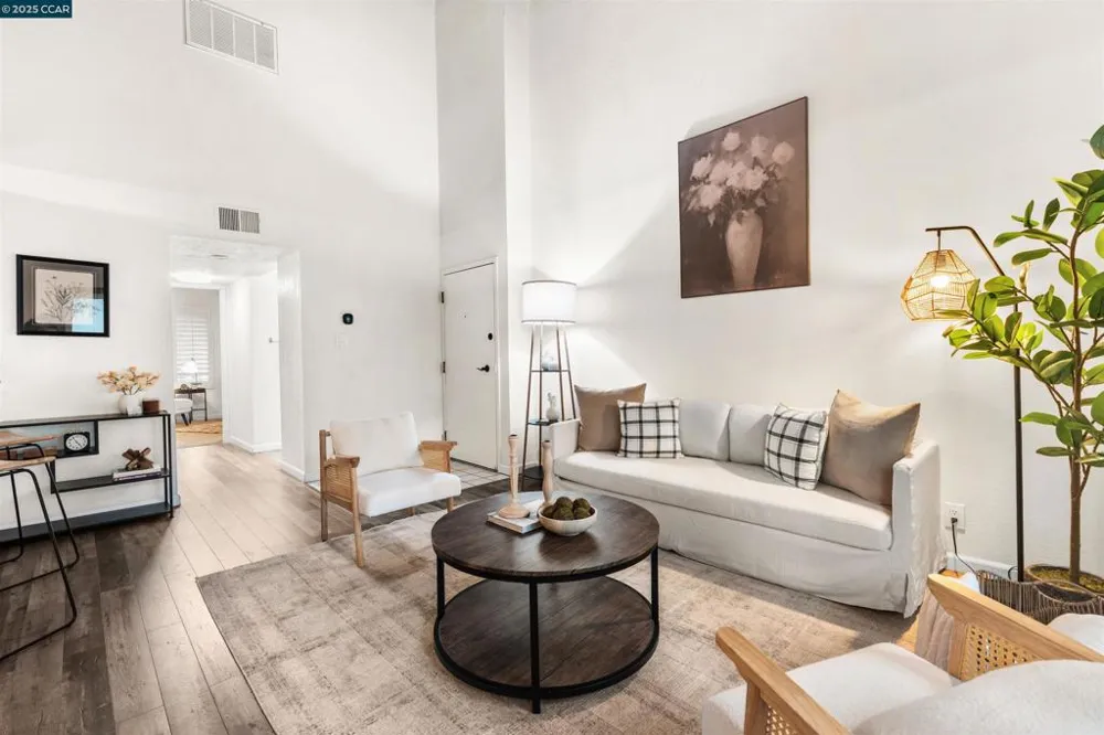 2720 Oak Rd #129 Walnut Creek, CA 94597
