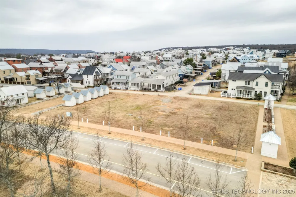 35 Water Street Carlton Landing, OK 74432