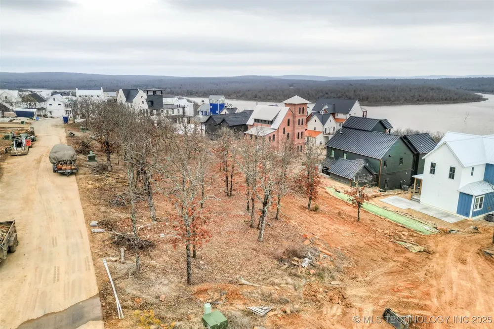 118 Sandstone Drive Carlton Landing, OK 74432