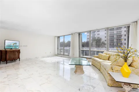 2751 S Ocean Dr #208S