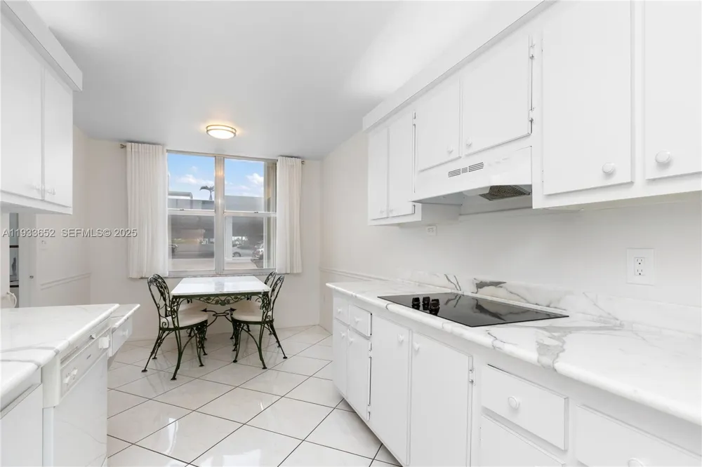 2751 S Ocean Dr #208S Hollywood, FL 33019