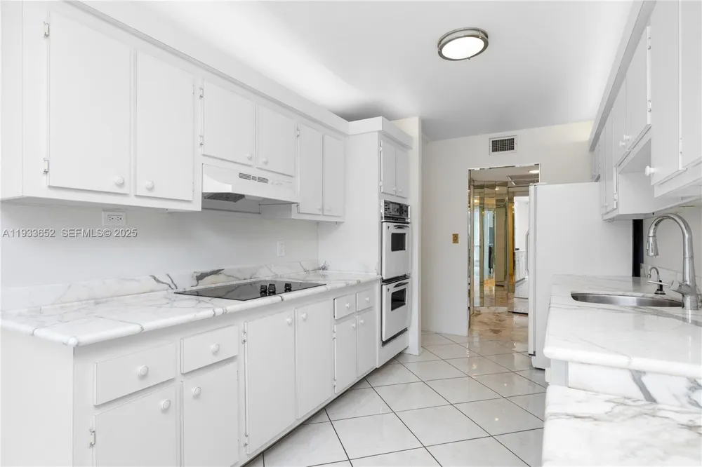 2751 S Ocean Dr #208S Hollywood, FL 33019
