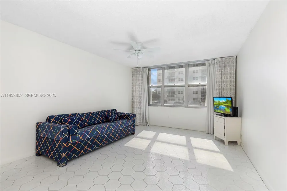 2751 S Ocean Dr #208S Hollywood, FL 33019