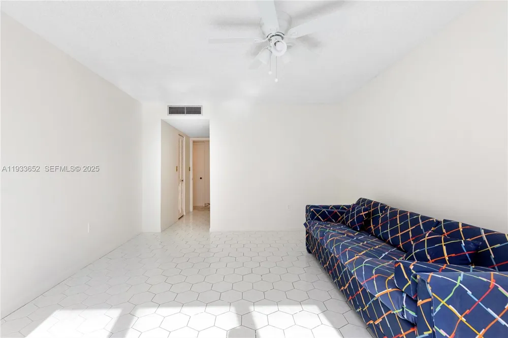 2751 S Ocean Dr #208S Hollywood, FL 33019
