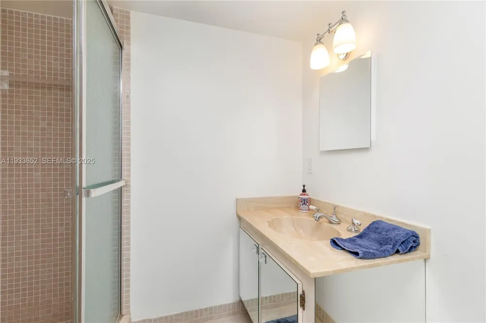 2751 S Ocean Dr #208S Hollywood, FL 33019