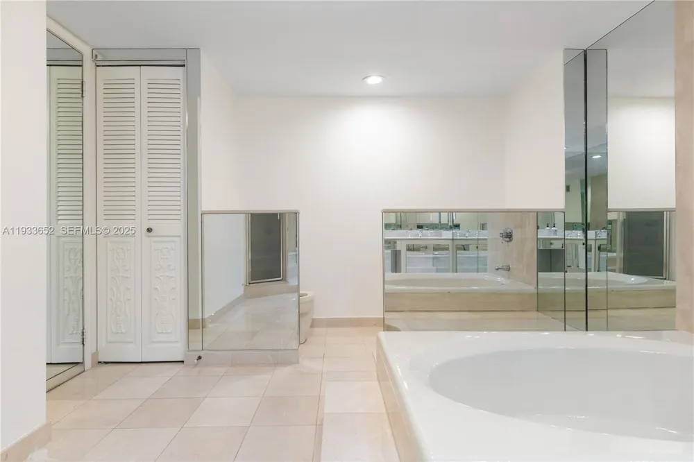 2751 S Ocean Dr #208S Hollywood, FL 33019