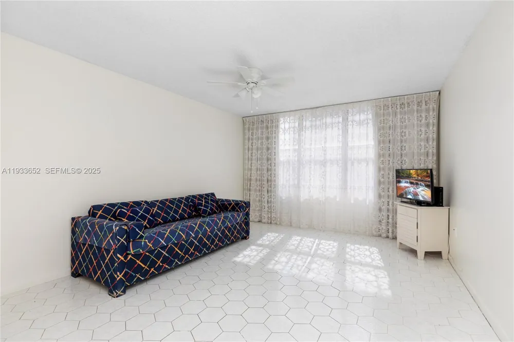 2751 S Ocean Dr #208S Hollywood, FL 33019
