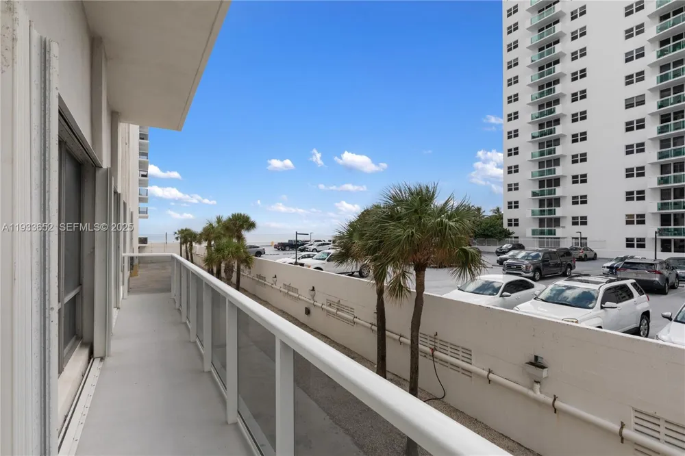 2751 S Ocean Dr #208S Hollywood, FL 33019