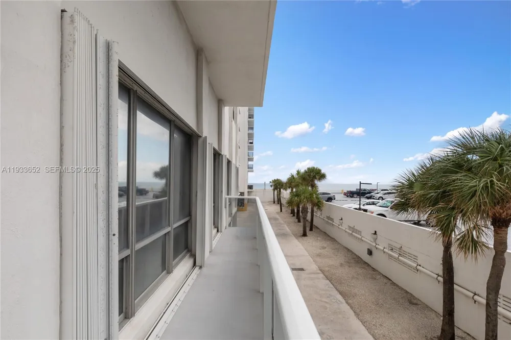 2751 S Ocean Dr #208S Hollywood, FL 33019