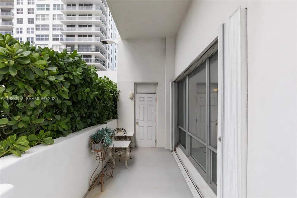 2751 S Ocean Dr #208S Hollywood, FL 33019