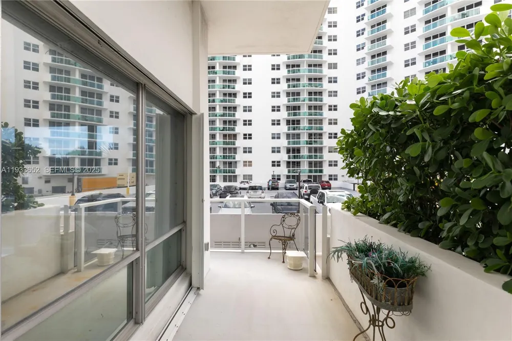 2751 S Ocean Dr #208S Hollywood, FL 33019