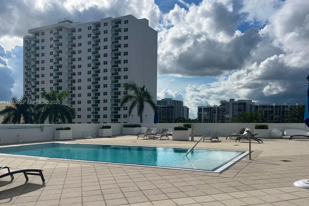 2751 S Ocean Dr #208S Hollywood, FL 33019