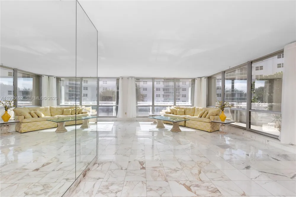 2751 S Ocean Dr #208S Hollywood, FL 33019