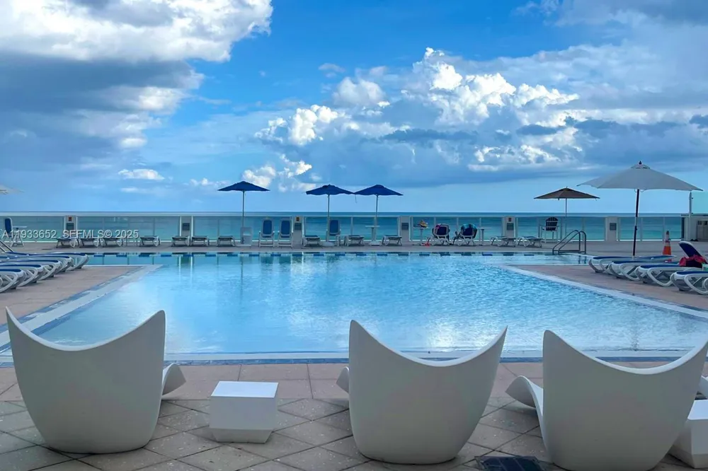 2751 S Ocean Dr #208S Hollywood, FL 33019
