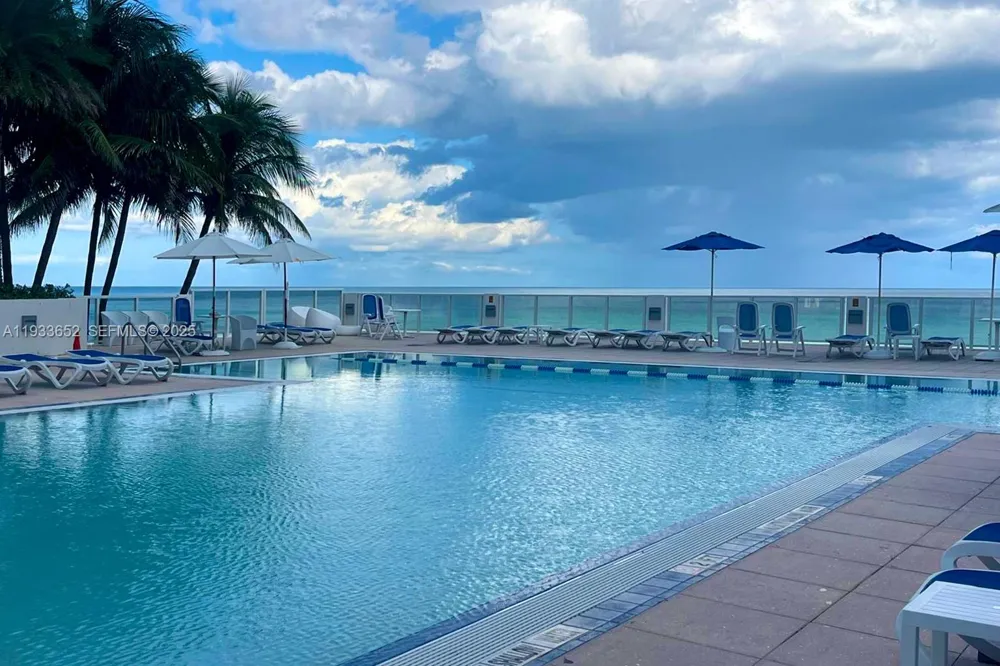 2751 S Ocean Dr #208S Hollywood, FL 33019