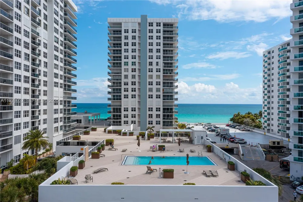 2751 S Ocean Dr #208S Hollywood, FL 33019