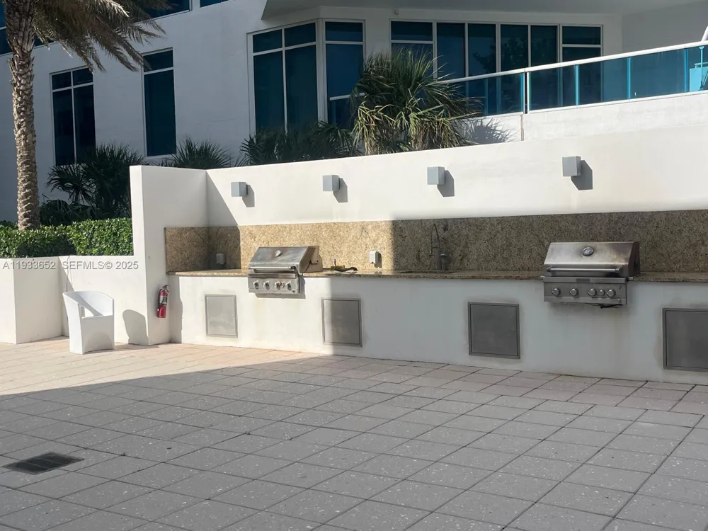 2751 S Ocean Dr #208S Hollywood, FL 33019