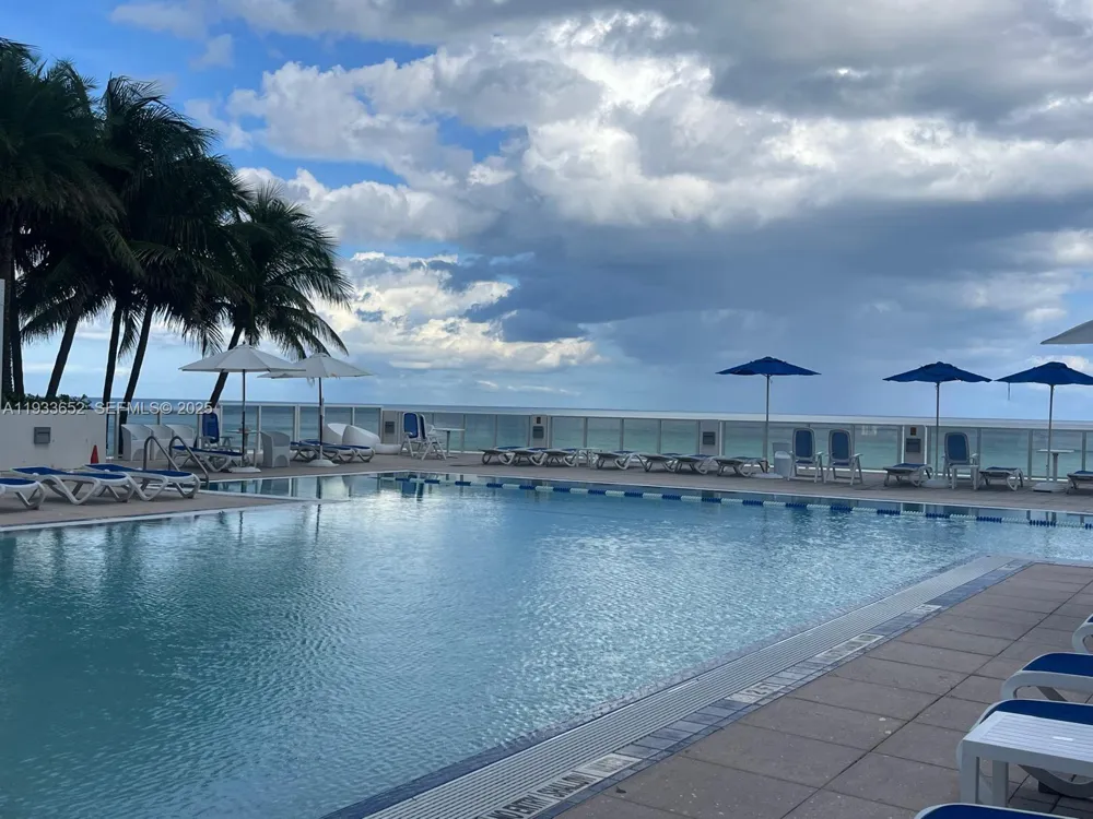 2751 S Ocean Dr #208S Hollywood, FL 33019