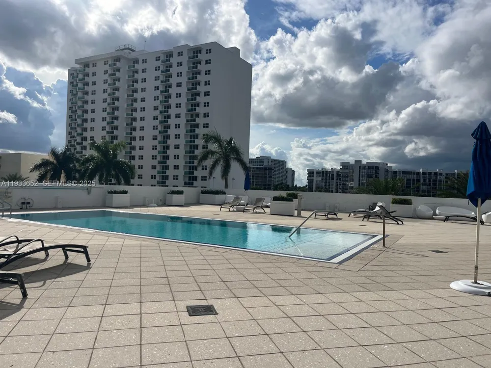 2751 S Ocean Dr #208S Hollywood, FL 33019