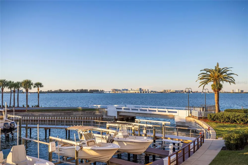 2 SEASIDE LANE #103 Belleair, FL 33756