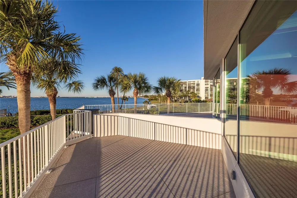 2 SEASIDE LANE #103 Belleair, FL 33756