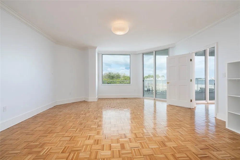 2 SEASIDE LANE #103 Belleair, FL 33756