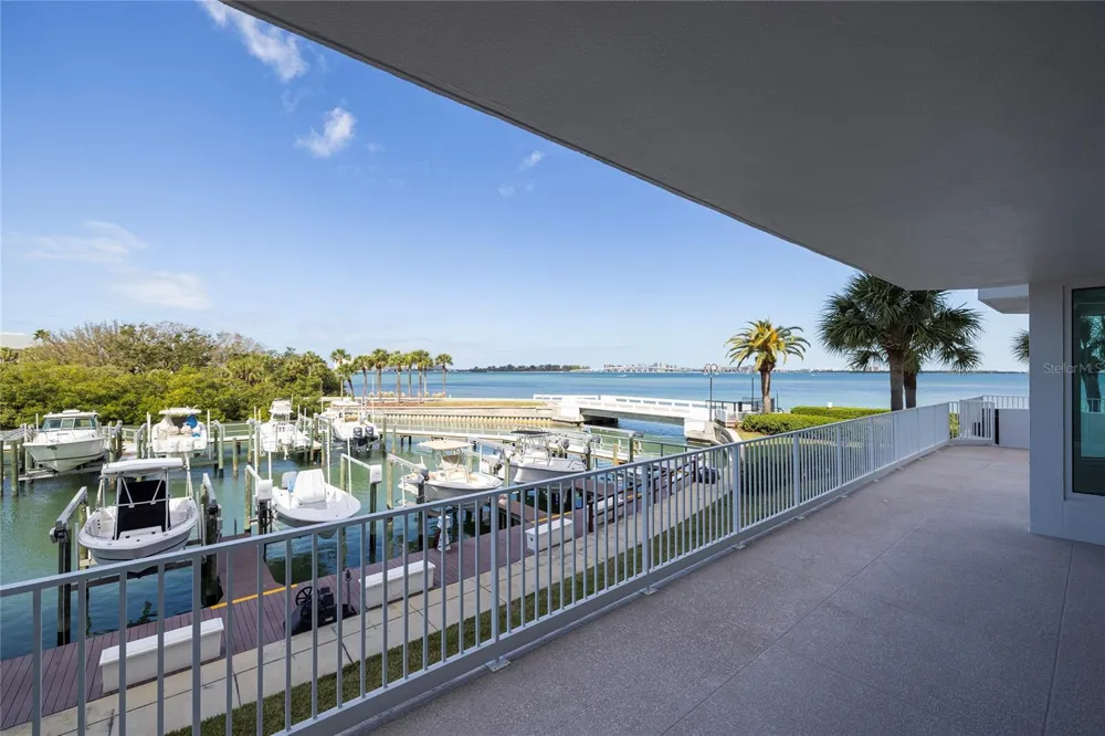 2 SEASIDE LANE #103 Belleair, FL 33756