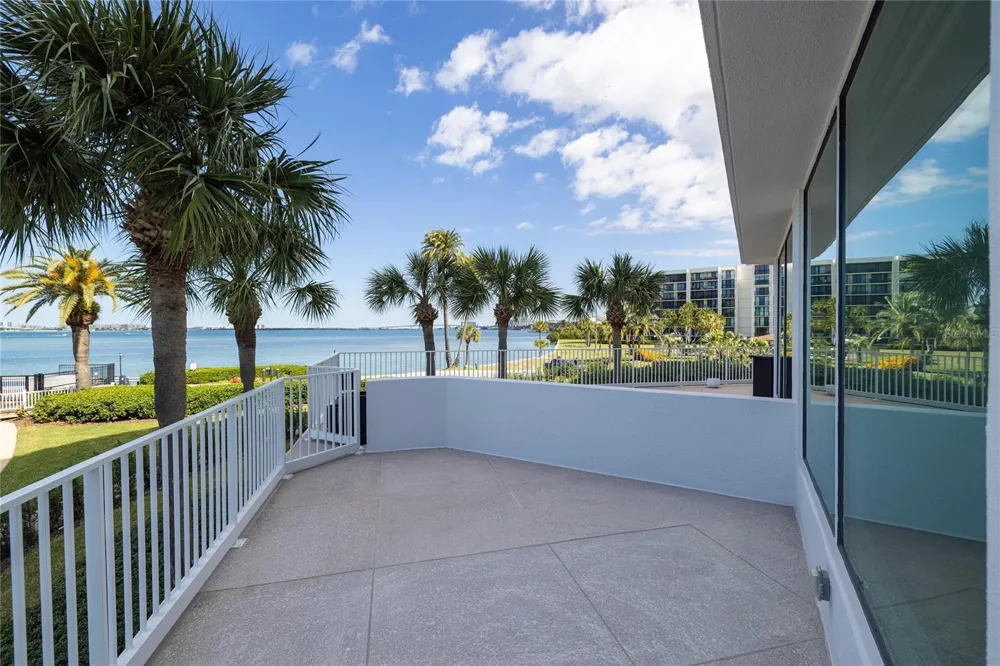 2 SEASIDE LANE #103 Belleair, FL 33756