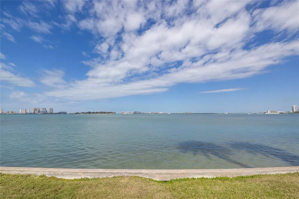 2 SEASIDE LANE #103 Belleair, FL 33756
