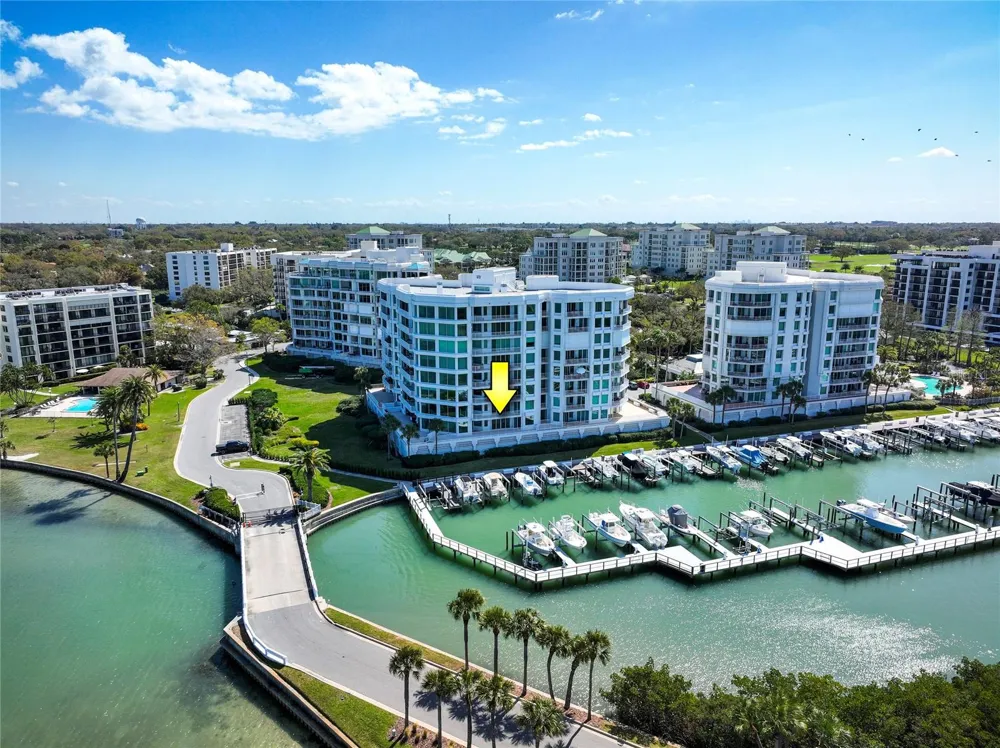 2 SEASIDE LANE #103 Belleair, FL 33756