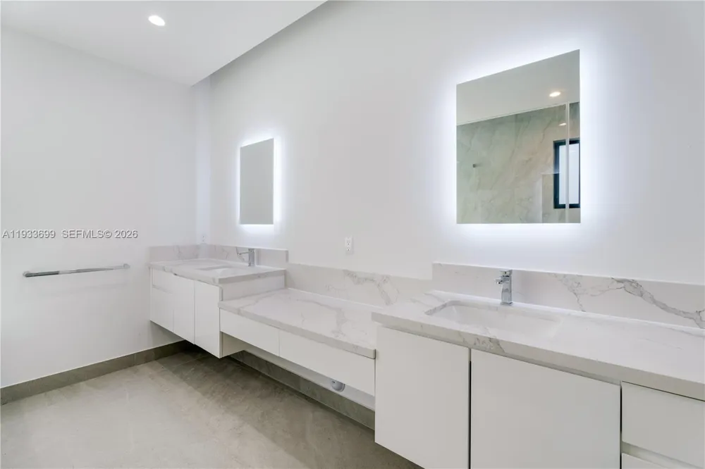 10398 SW 64th St Miami, FL 33173