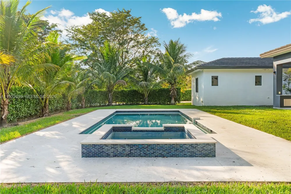 10398 SW 64th St Miami, FL 33173