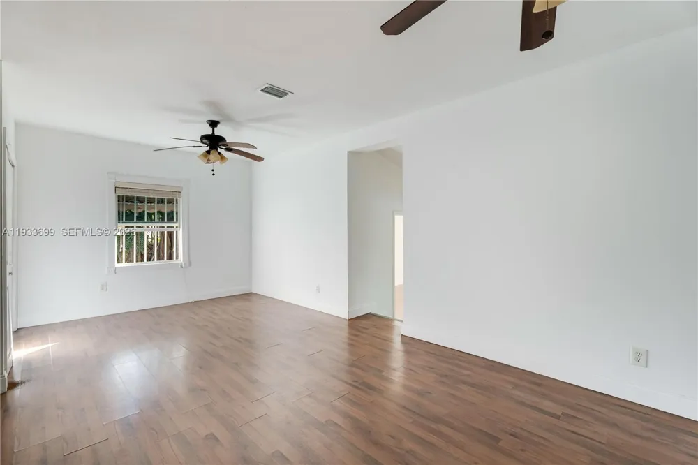 10398 SW 64th St Miami, FL 33173