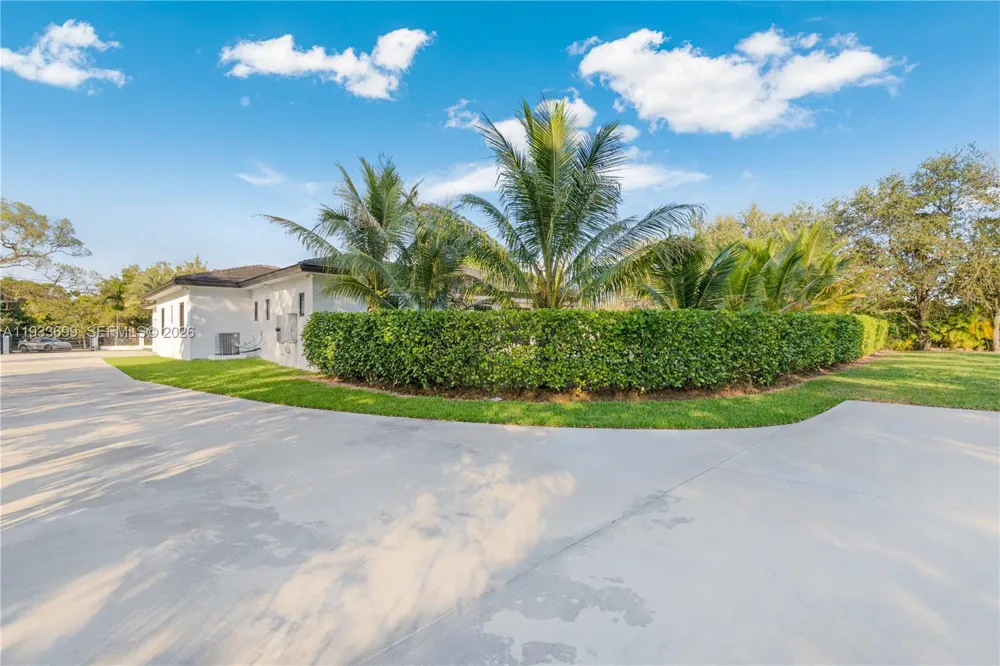 10398 SW 64th St Miami, FL 33173