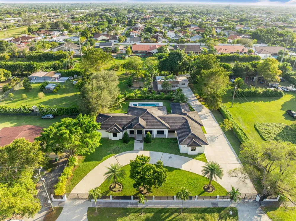 10398 SW 64th St Miami, FL 33173