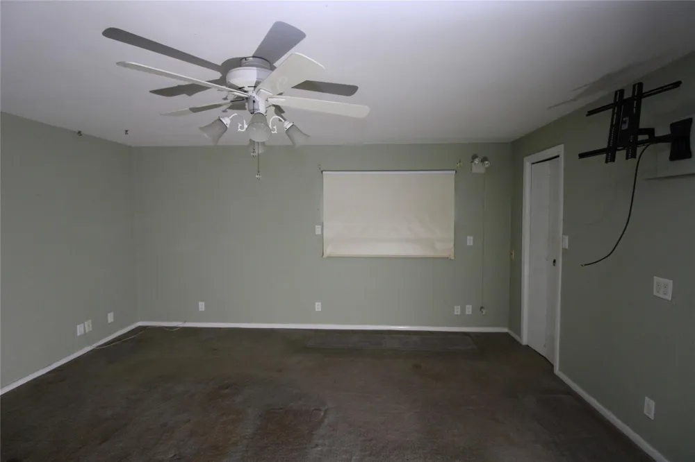 401 E 5th St Sweeny, TX 77480