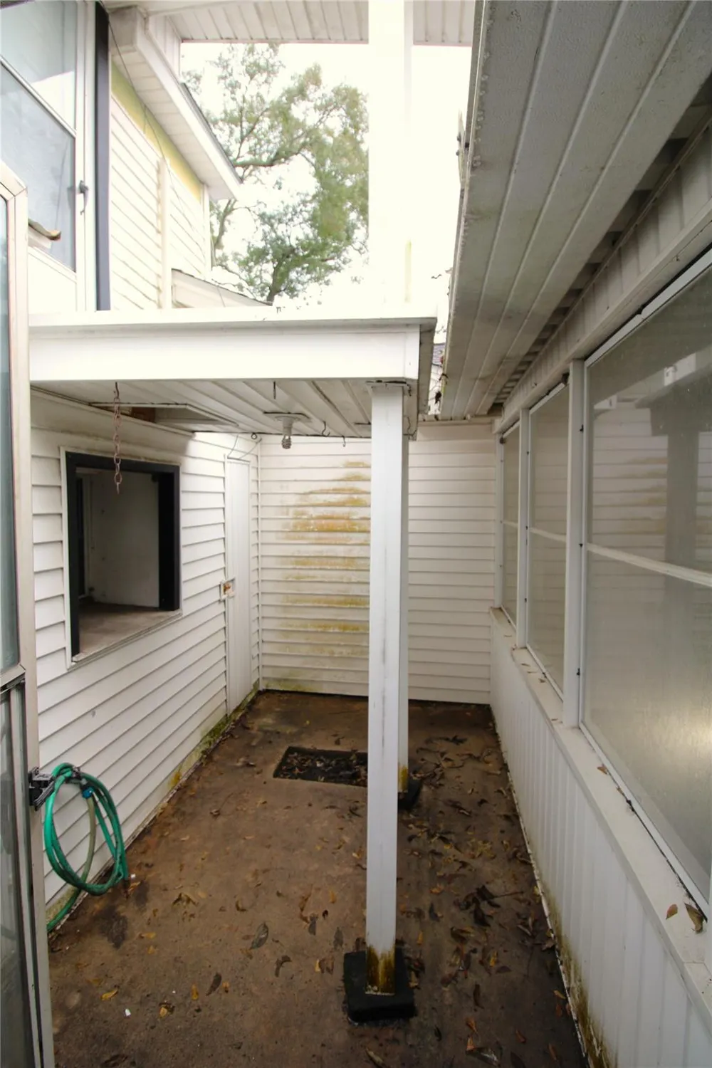 401 E 5th St Sweeny, TX 77480