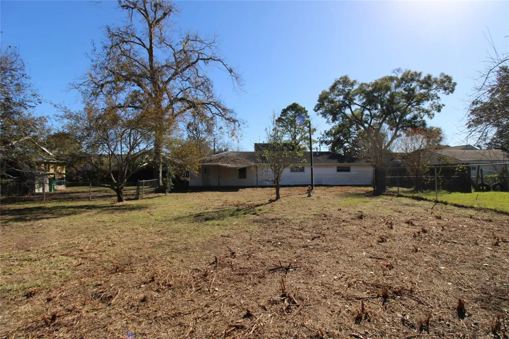 401 E 5th St Sweeny, TX 77480