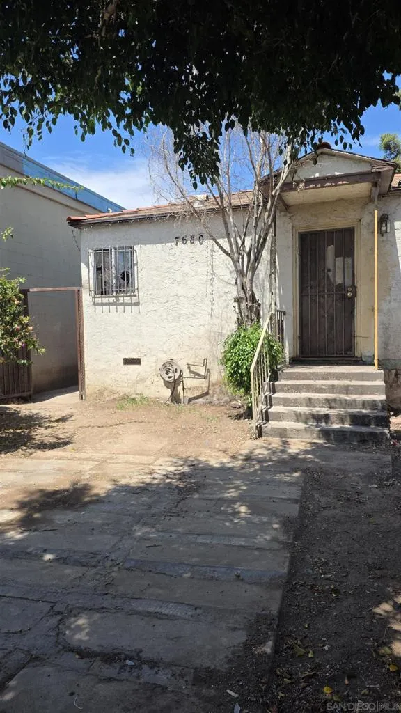 7680 Lemon Ave Lemon Grove, CA 91945