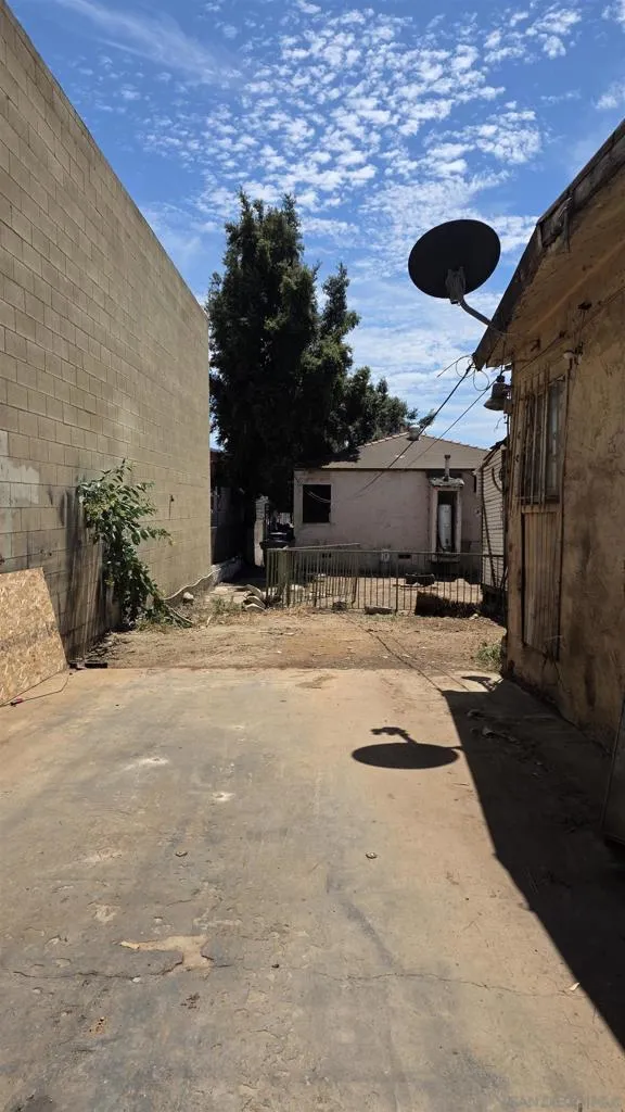 7680 Lemon Ave Lemon Grove, CA 91945