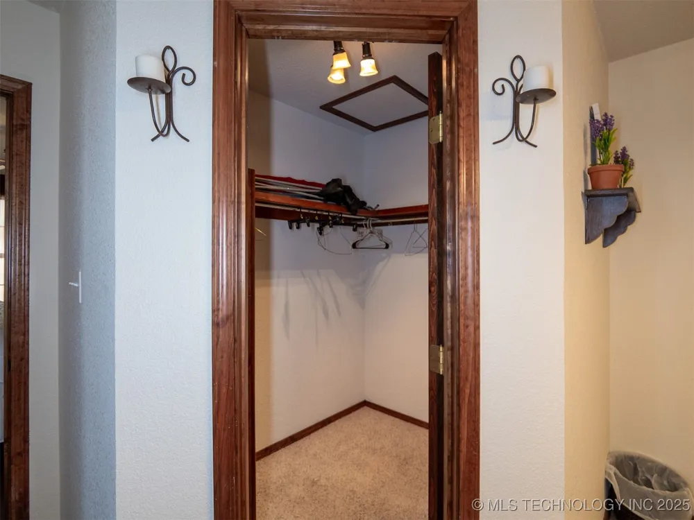 8446 E Greasy Bend Road Stringtown, OK 74569