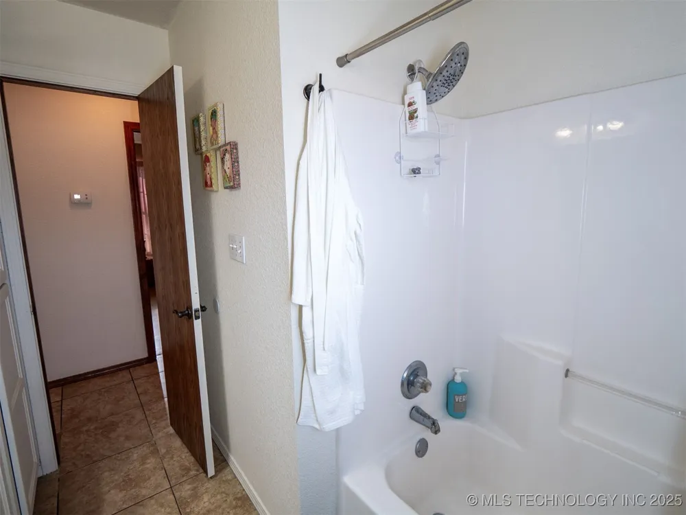 8446 E Greasy Bend Road Stringtown, OK 74569